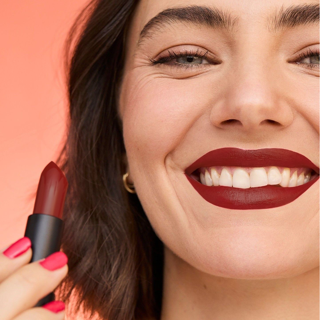 Sultry Shade Of Red Lipstick (Pack of 3)